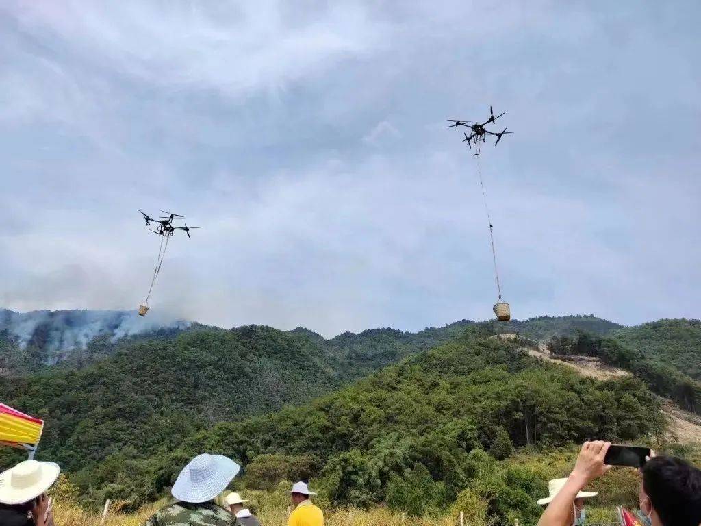 重庆山火 ｜ 无人机助力应急救援